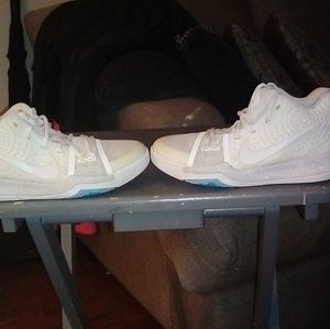 Kyrie Irving 3 “Ivory"